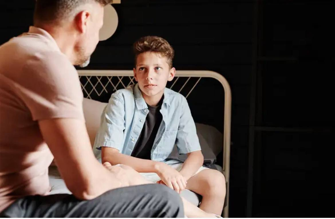 Почему родителям трудно общаться с подростками?